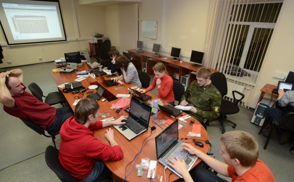 «ХакСпейс-Спб»: как работает клуб разработчиков в Петербурге