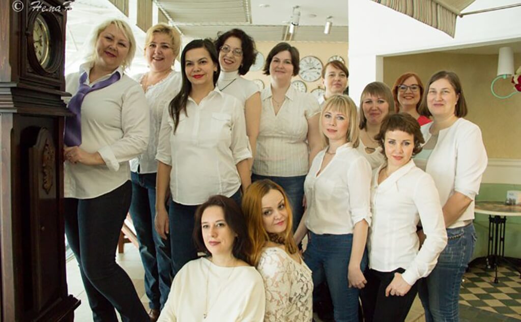 Организаторы и выпускницы Школы социального предпринимательства «Бизнес-мама». Автор: Анна Немоляева.