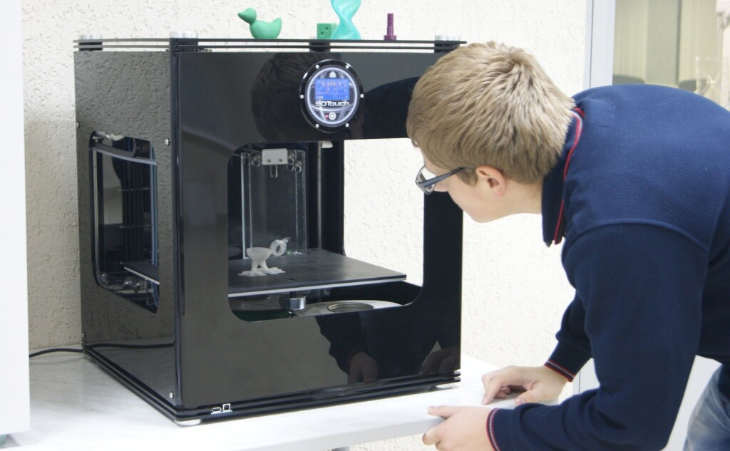 В Пензе открылась сеть инновационных Центров для школьников и родителей, где обучают 3D-печати. Фото: Андрей Юрин.