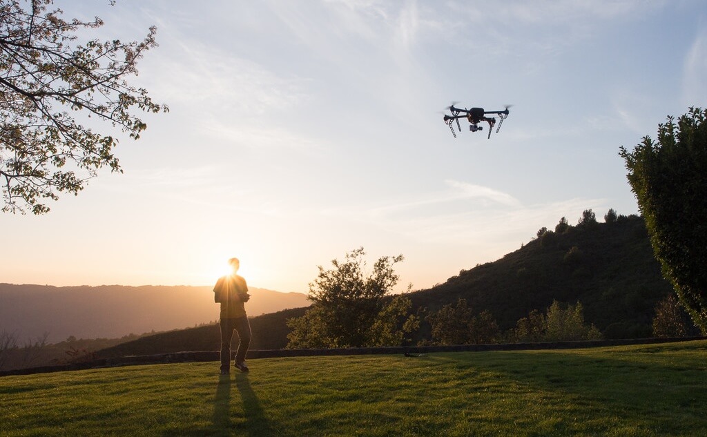 Подход к дронам меняется: они могут не только летать и делать снимки, потенциал их использования шире Фото Eugene Kim. Flickr, CC-BY-2.0