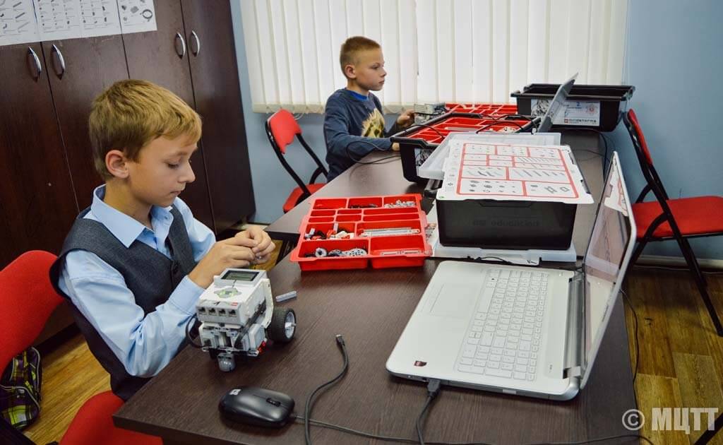 В Новосибирске учат детей робототехнике в Центре Технического Творчества. Фото из архива.