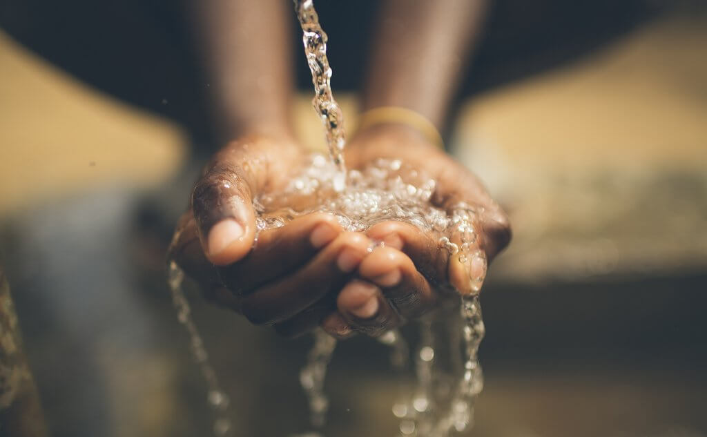 В мире множество людей по-прежнему не имеют доступа к чистой питьевой воде. Фото: Flickr USAID_IMAGES (CC BY-NC 2.0).