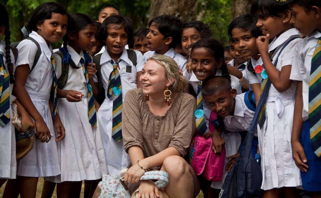 Создатели «Гудсерфинга» собирают фотографии волонтеров, которые нашли волонтерский проект с помощью сообщества. Волонтерский проект на Шри-Ланке. Фото из архива сообщества «Гудсерфинг»