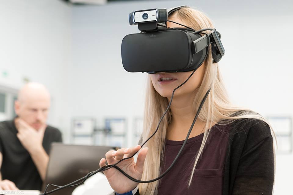 Так выглядит офтальмологический VR симулятор. Он был презентован на фестивале науки, технологий и искусства Science Fest 2018 в Санкт-Петербурге. Авторы фото: организаторы фестиваля.