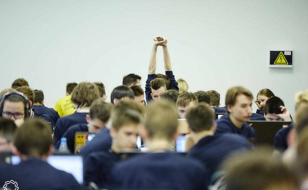Школьники рассказали, как решение практических задач помогает на экзаменах. Фото предоставлено пресс-службой Олимпиады НТИ.
