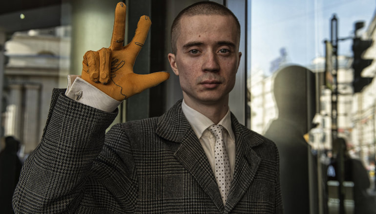 Федор Беломоев разработал перчатку Брайля. Фото предоставлено Planeta.ru.