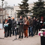 Эстетика флешмоба, благотворительные признания и публичная память. Что делает «Час Земли», #ЩедрыйВторник и «Возвращение имен» успешными акциями
