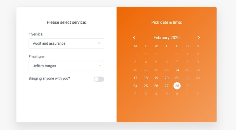 Окно выбора услуги и сотрудника (слева) и календаря со свободными датами (справа). Скриншот настроек плагина