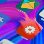 Вы уезжаете из России. Как безопаснее использовать смартфон за границей?